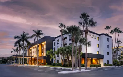 Courtyard by Marriott - Naples