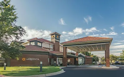 La Quinta Inn & Suites by Wyndham Alexandria Airport