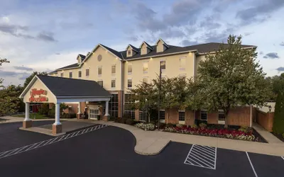 Hampton Inn & Suites State College at Williamsburg Square