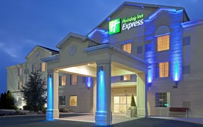 Holiday Inn Express And Suites Reading, an IHG Hotel