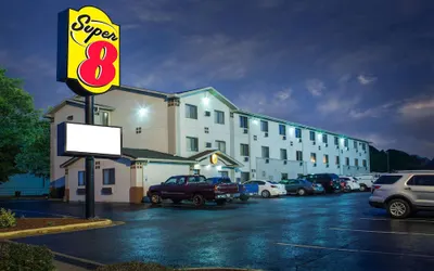 Super 8 by Wyndham Hot Springs