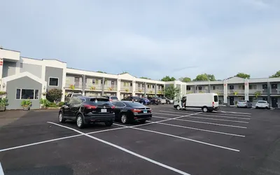 Super 8 by Wyndham Belleville St. Louis Area