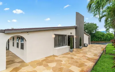 Super 8 by Wyndham Lantana West Palm Beach