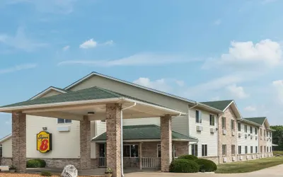 Super 8 by Wyndham Greenville