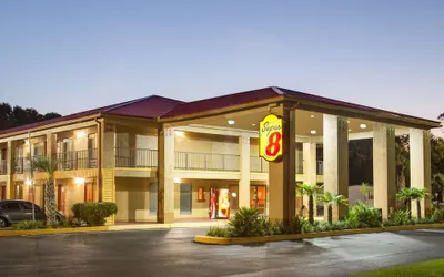 Super 8 by Wyndham Defuniak Springs