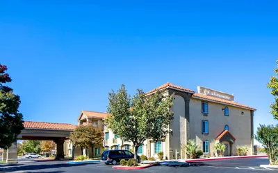 Comfort Inn & Suites Lancaster Antelope Valley