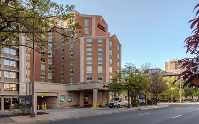 Hampton Inn & Suites Arlington Crystal City DCA