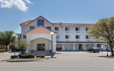 Motel 6 Bedford, TX - Fort Worth