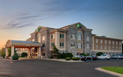 Holiday Inn Express Hotel & Suites Saginaw, an IHG Hotel