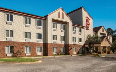 Red Roof Inn & Suites Pensacola East - Milton