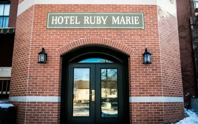 Hotel Ruby Marie