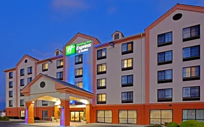 Holiday Inn Express Hotel & Suites Meadowlands Area by IHG