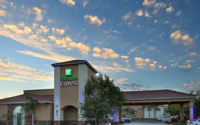 Holiday Inn Express Oakdale, an IHG Hotel