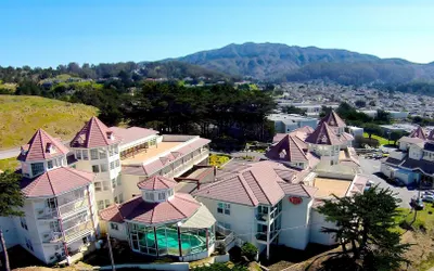 Pacifica Beach Hotel