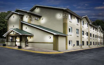 Super 8 by Wyndham Salem VA