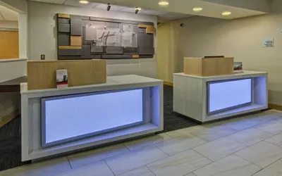 Holiday Inn Express And Suites London by IHG