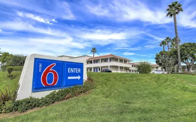 Motel 6 Carlsbad, CA Beach