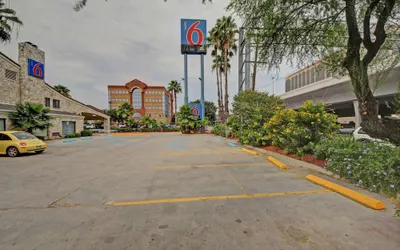Motel 6 San Antonio, TX - Downtown - Market Square