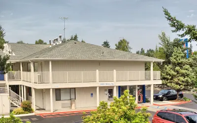 Motel 6 Seattle, WA - South