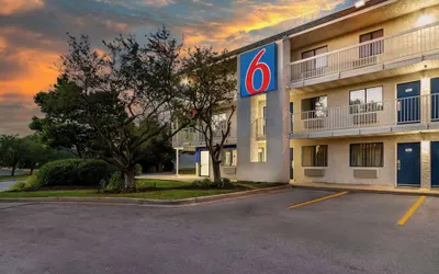 Motel 6 Rolling Meadows, IL - Chicago Northwest