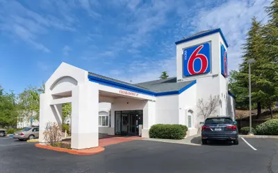 Motel 6 Auburn, CA