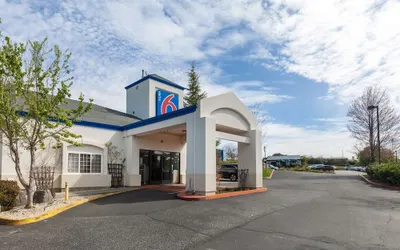 Motel 6 Auburn, CA