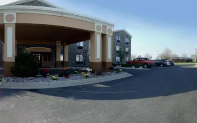 Econo Lodge Inn & Suites