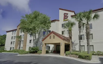 Red Roof Inn PLUS+ Gainesville