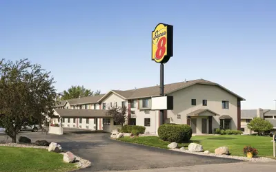 Super 8 by Wyndham Alexandria MN