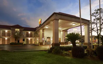 Super 8 by Wyndham Baton Rouge/I-12