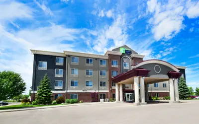 Holiday Inn Express Hotel & Suites Grand Forks, an IHG Hotel