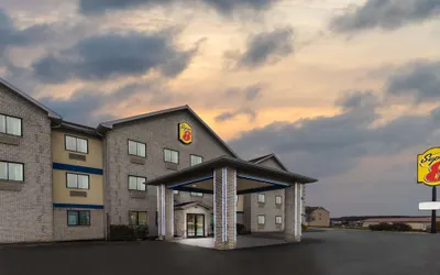 Super 8 by Wyndham Uniontown PA