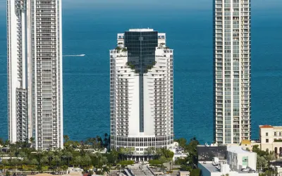 Trump International Beach Resort