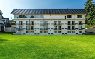 Oyster Bay Inn & Suites