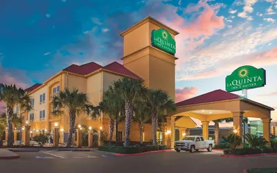 La Quinta Inn & Suites by Wyndham Beaumont West