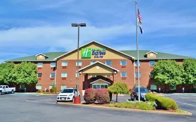 Holiday Inn Express & Suites Center Township, an IHG Hotel