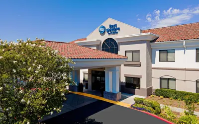 Best Western Valencia/Six Flags Inn & Suites