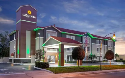 La Quinta Inn & Suites by Wyndham Tampa Bay Area-Tampa South