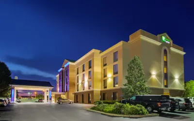 Holiday Inn Express And Suites Fort Wayne, an IHG Hotel