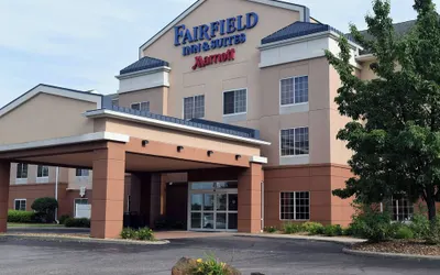 Fairfield Inn and Suites by Marriott Youngstown Austintown