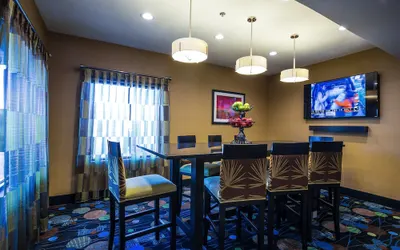 Holiday Inn Express Hotel & Suites Edmond by IHG