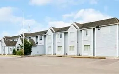 Americas Best Value Inn & Suites Ada