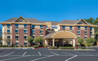 Comfort Inn & Suites Suwanee - Sugarloaf