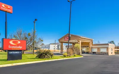 Econo Lodge Inn & Suites Macon