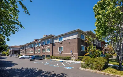 Holiday Inn Express & Suites Mountain View Silicon Valley, an IHG Hotel