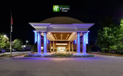 Holiday Inn Express & Suites Williamsburg by IHG