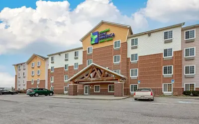 Extended Stay America Select Suites - Cleveland - Airport