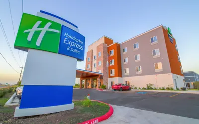 Holiday Inn Express & Suites Raymondville, an IHG Hotel