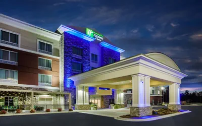 Holiday Inn Express & Suites Lexington Park-California by IHG