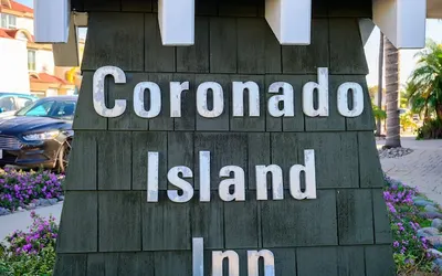 Coronado Island Inn